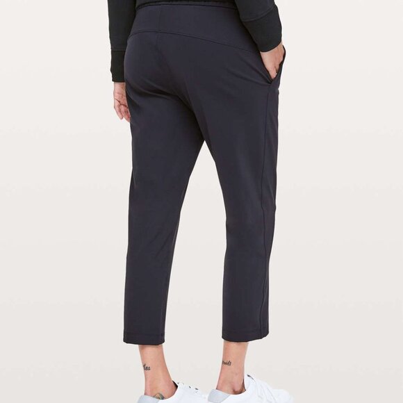Lululemon On the Fly Crop 23" Black Size 10 - Picture 1 of 8